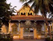 Wat Pee Pahd - Battambang